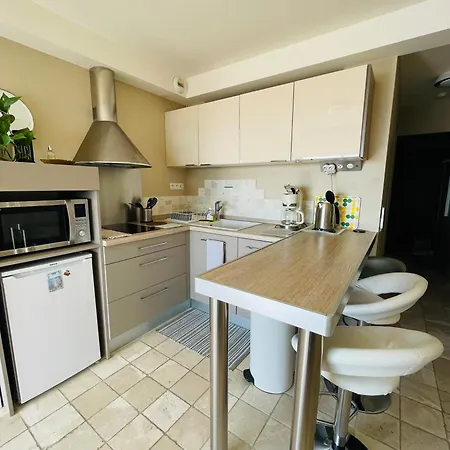Apartment Superbe En Bord De Mer, Pres Du Centre Et Des Plages *